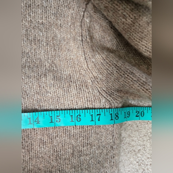 ASTR- The Label Dashwood Collar Puffed Sleeve Wool Sweater In Taupe. Size Medium - Picture 11 of 12